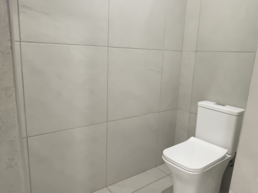 5 Bedroom Property for Sale in Fraaiuitsig Western Cape